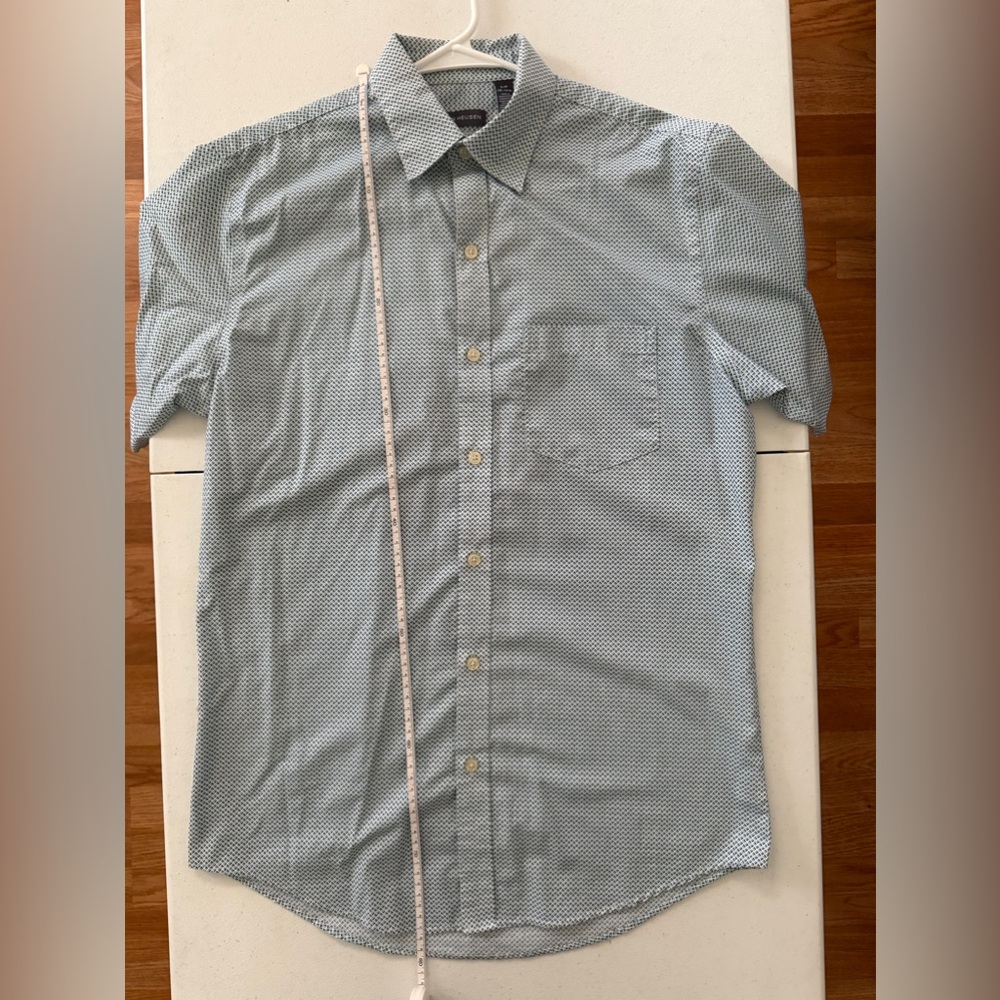 Van Heusen Classic Fit Size S gray short sleeve shirt